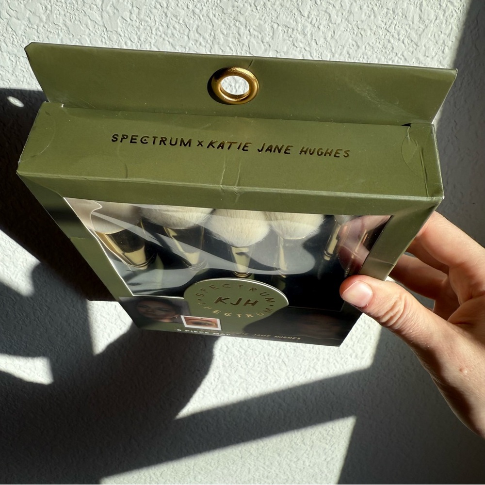 Spectrum x Katie Jane Hughes 6-Piece Makeup Brush Set - Picture 5 of 7